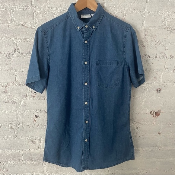 ☀️ASOS Short Sleeve Stretch Button-Up Denim Shirt Sz Small - Picture 1 of 4